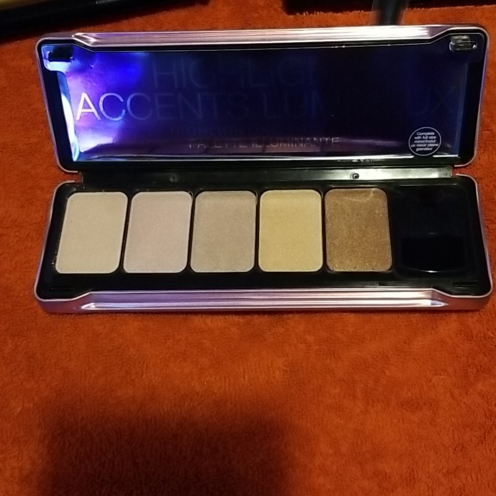 Makeup - Picture 4 of 8